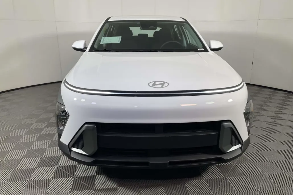 2026 Hyundai Kona SE photo 1