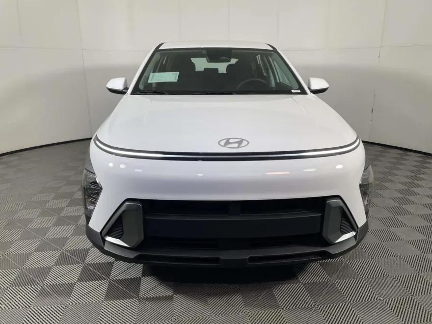 2026 Hyundai Kona SE photo 1