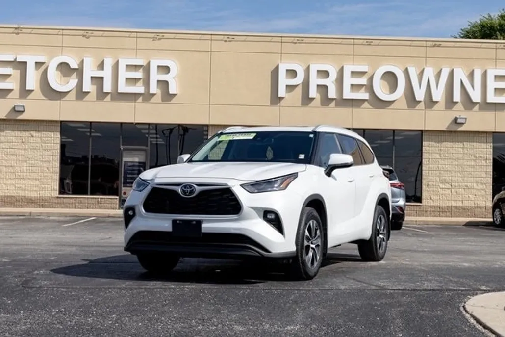 2024 Toyota Highlander XLE photo 1