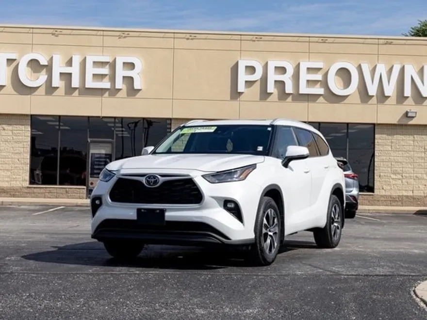 2024 Toyota Highlander XLE photo 1