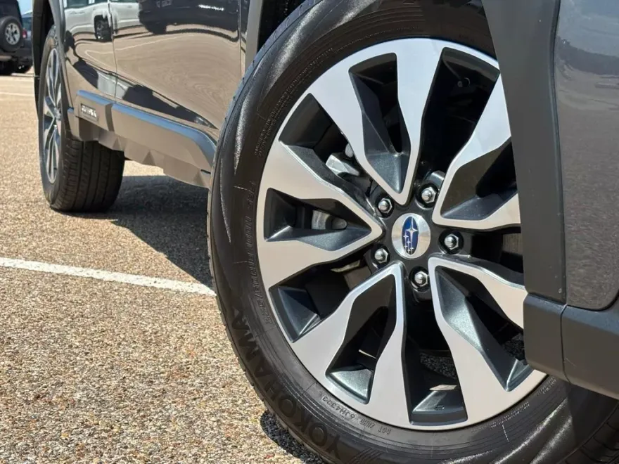 2024 Subaru Outback Touring XT photo 1
