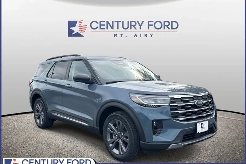 2025 Ford Explorer photo 1