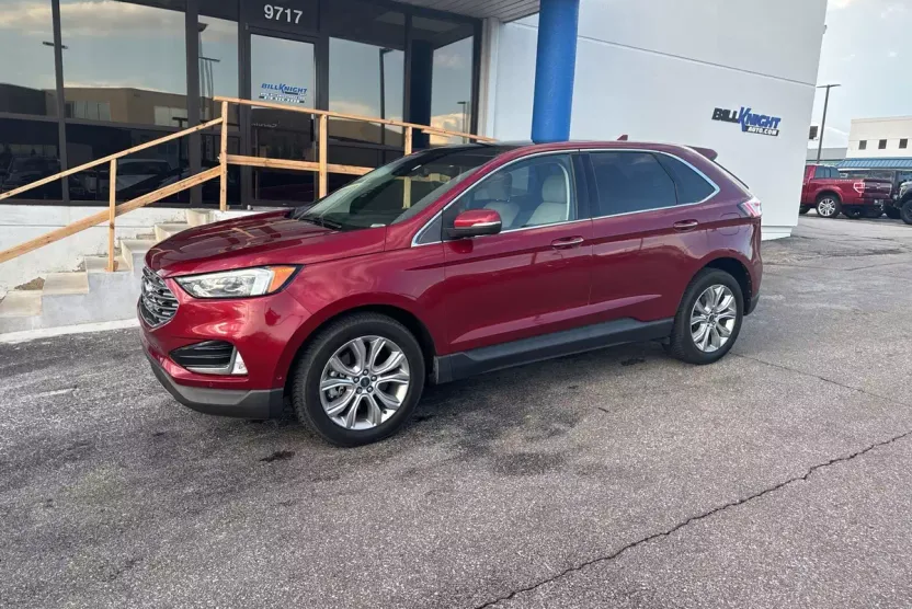 2019 Ford Edge Titanium photo 1