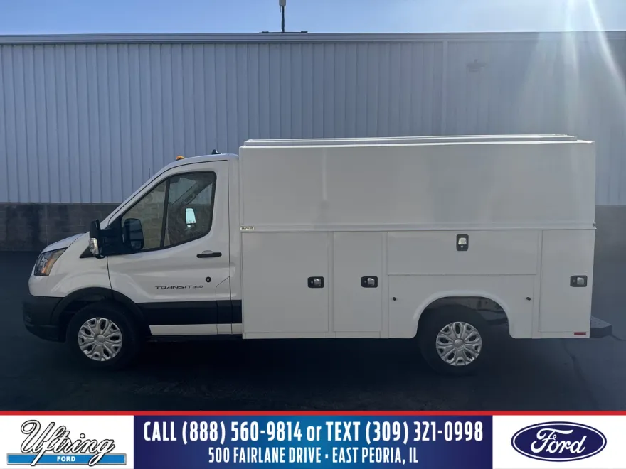 2024 Ford Transit Cutaway photo 1