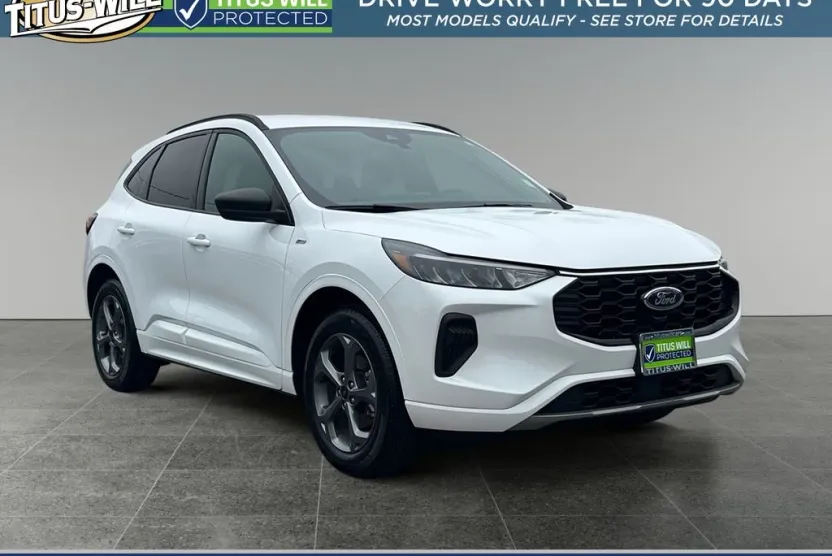 2023 Ford Escape ST-Line photo 1