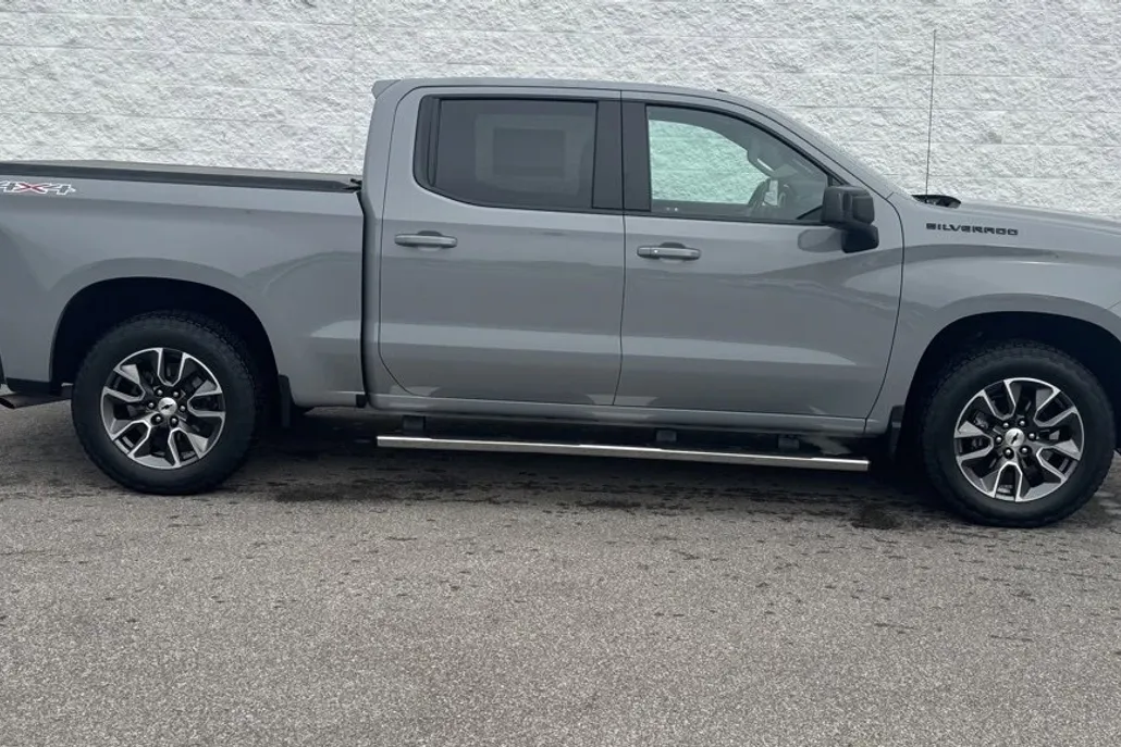 2024 Chevrolet Silverado 1500 RST photo 1