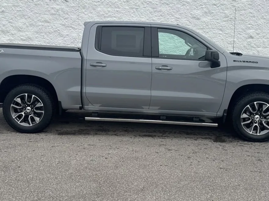 2024 Chevrolet Silverado 1500 RST photo 1