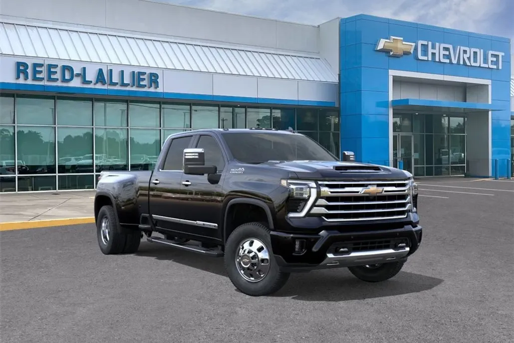 2025 Chevrolet Silverado 3500HD High Country photo 1