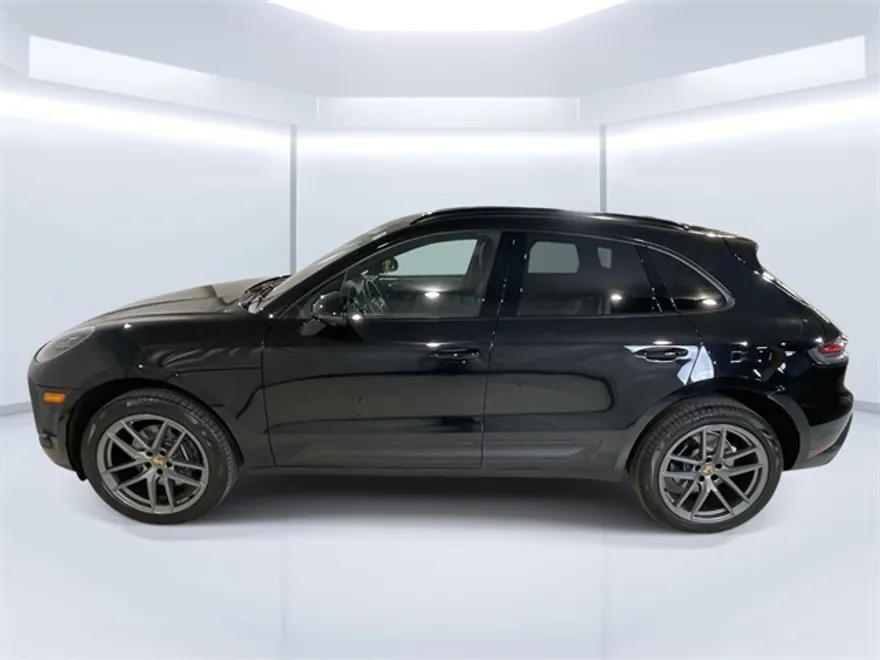 2025 Porsche Macan photo 1
