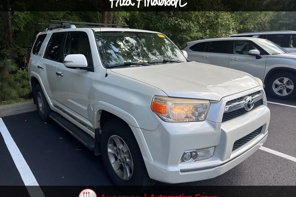 2013 Toyota 4Runner SR5 photo 1