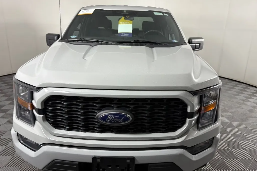 2023 Ford F-150 XL photo 1