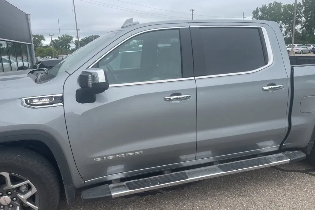 2024 Gmc Sierra 1500 SLT photo 1
