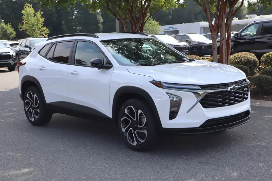 2025 Chevrolet Trax photo 1