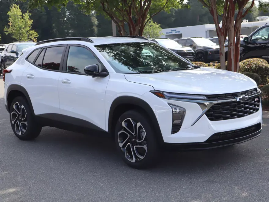 2025 Chevrolet Trax photo 1
