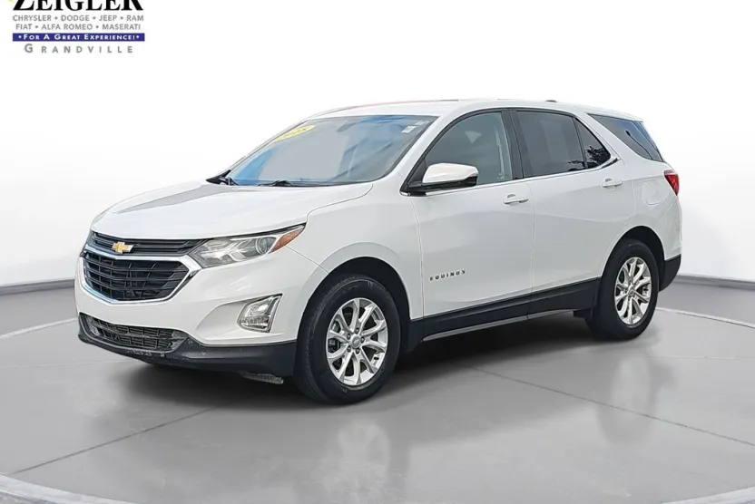 2018 Chevrolet Equinox LT photo 1
