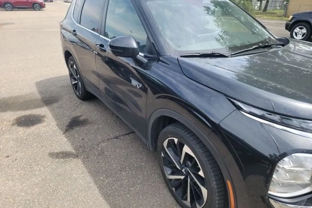 2024 Mitsubishi Outlander PHEV SE photo 1