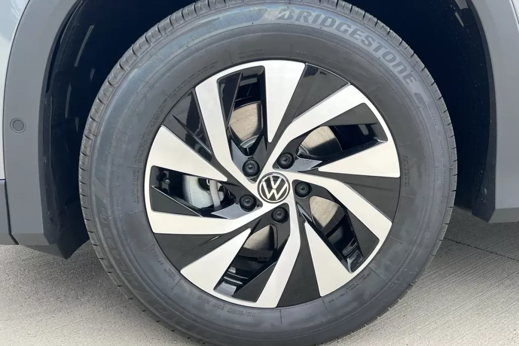 2025 Volkswagen Tiguan S photo 1