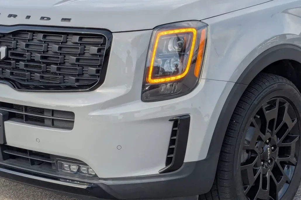 2022 Kia Telluride SX photo 1