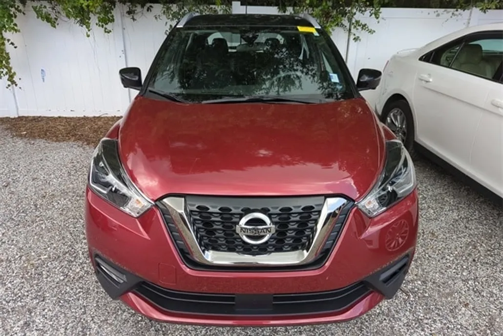 2020 Nissan Kicks SR photo 1