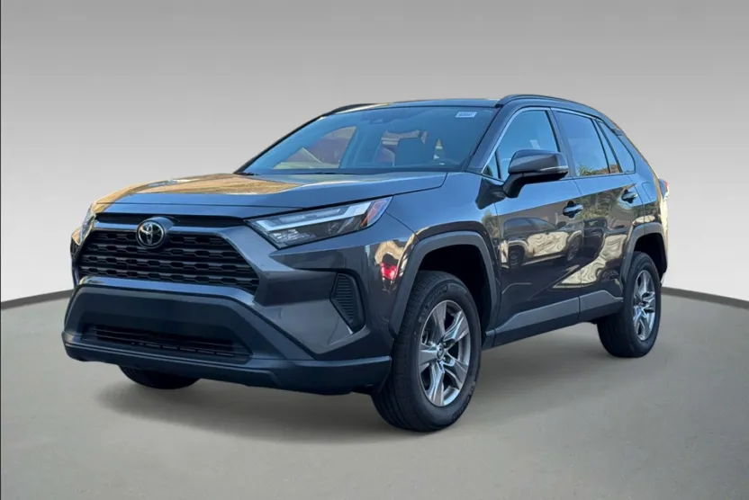 2024 Toyota RAV4 XLE photo 1