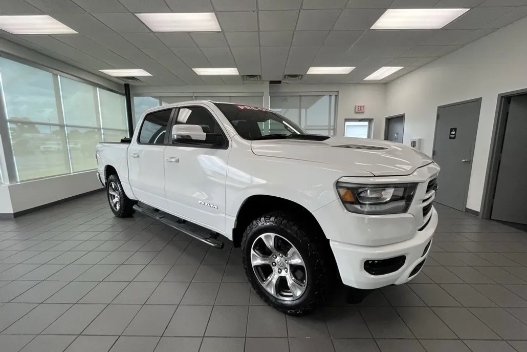 2023 Ram 1500 Laramie photo 1