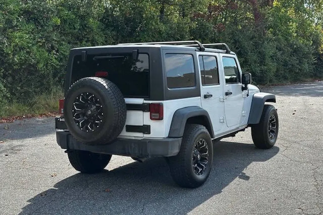 2017 Jeep Wrangler Unlimited Sport photo 1