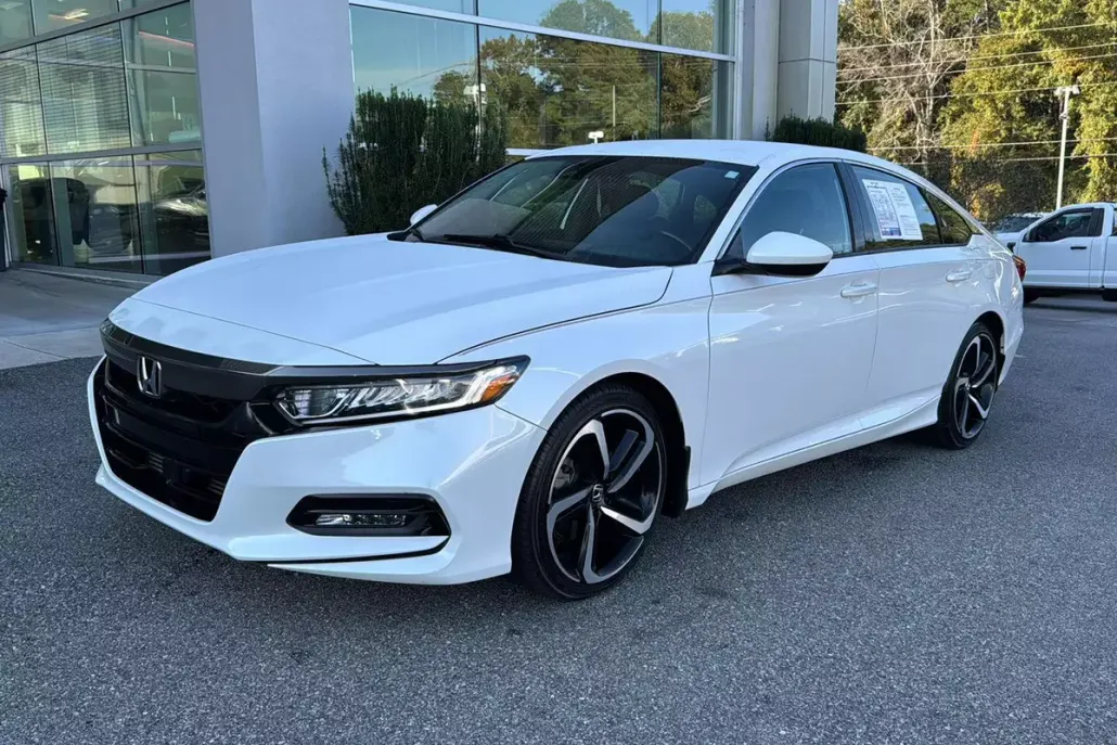 2019 Honda Accord Sport 1.5T photo 1