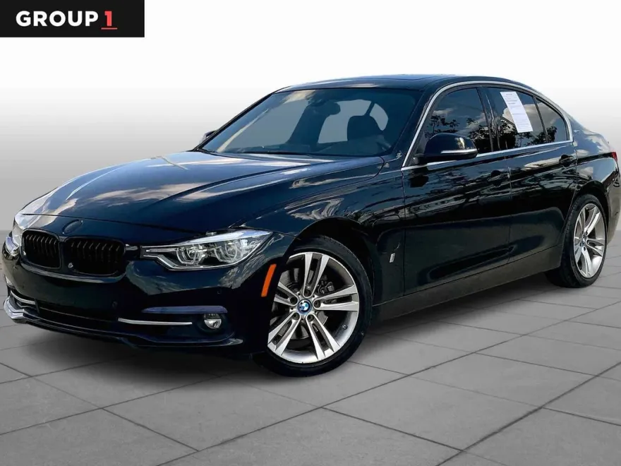 2025 Bmw 330i photo 1