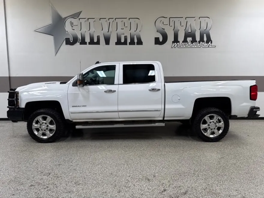 2017 Chevrolet Silverado 2500HD LTZ photo 1
