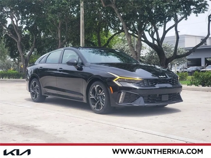 2025 Kia K5 GT-Line photo 1