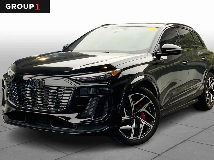 2025 Audi SQ6 photo 1