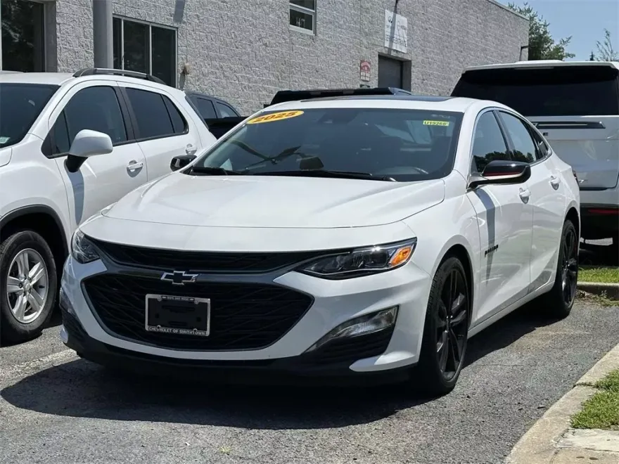 2025 Chevrolet Malibu 2LT photo 1