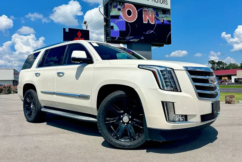 2015 Cadillac Escalade Luxury photo 1
