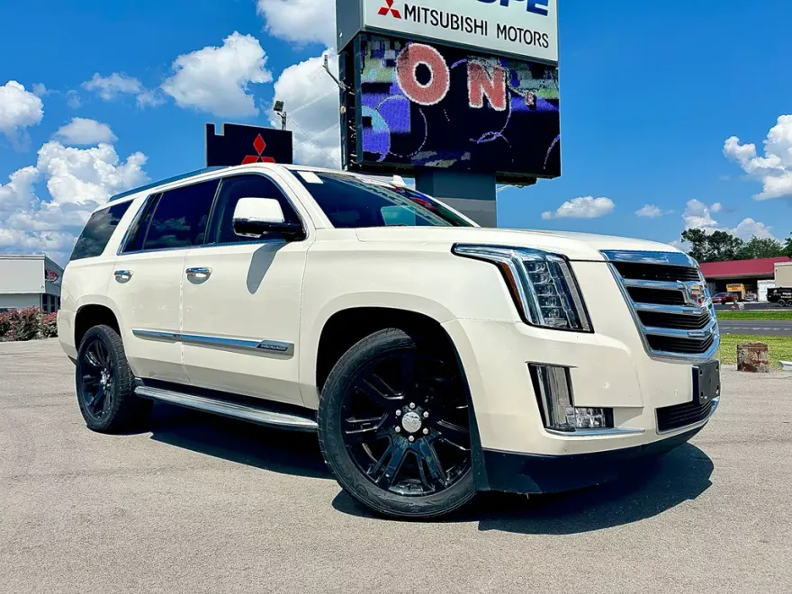 2015 Cadillac Escalade Luxury photo 1
