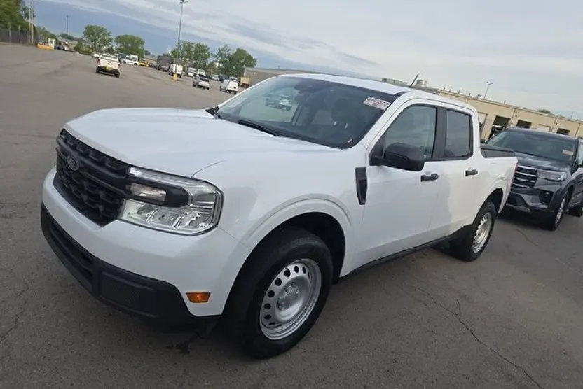 2024 Ford Maverick XL photo 1