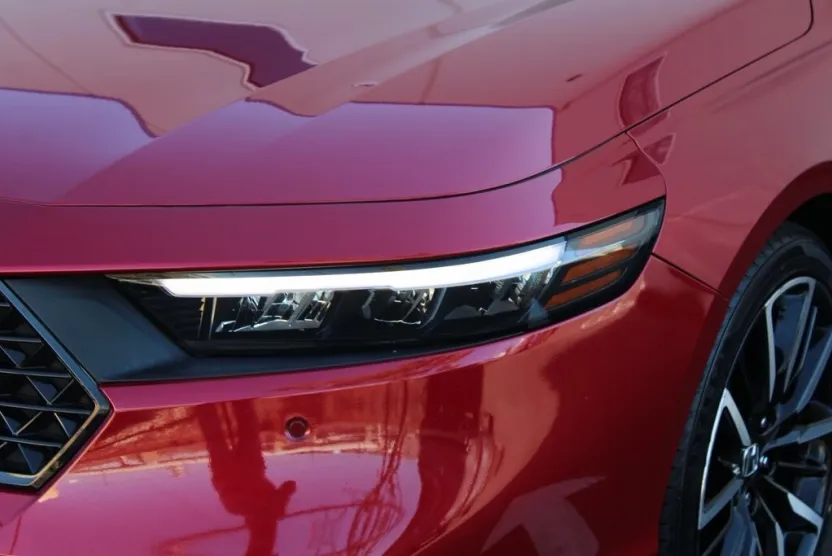 2023 Honda Accord Hybrid Touring photo 1