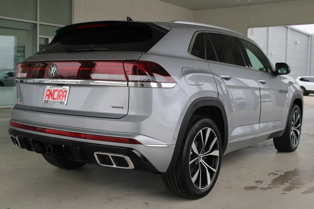 2025 Volkswagen Atlas Cross Sport SEL Premium R-Line photo 1