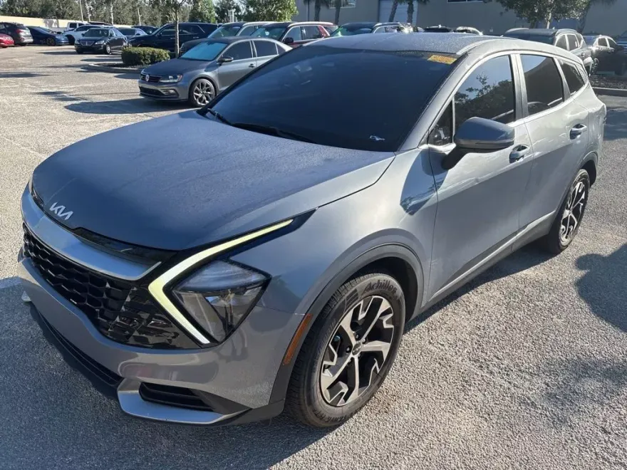 2023 Kia Sportage EX photo 1