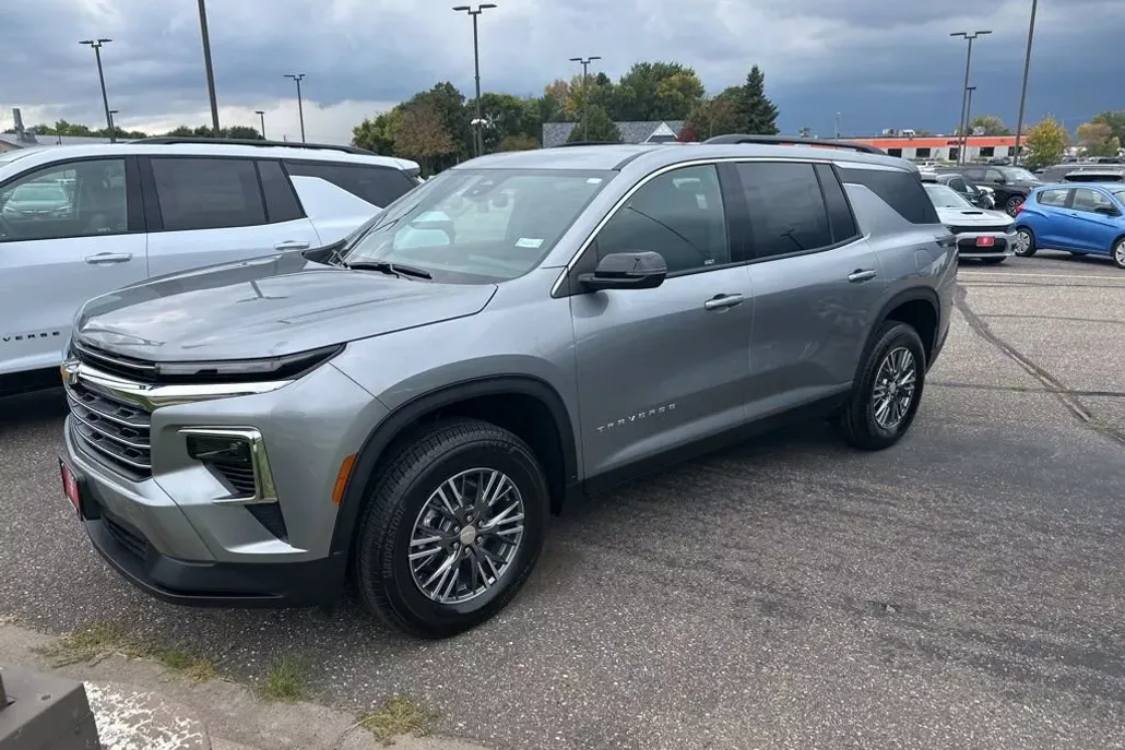 2026 Chevrolet Traverse photo 1