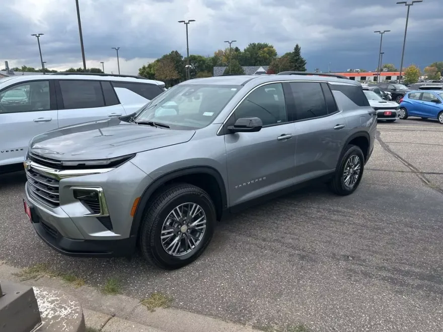 2026 Chevrolet Traverse photo 1