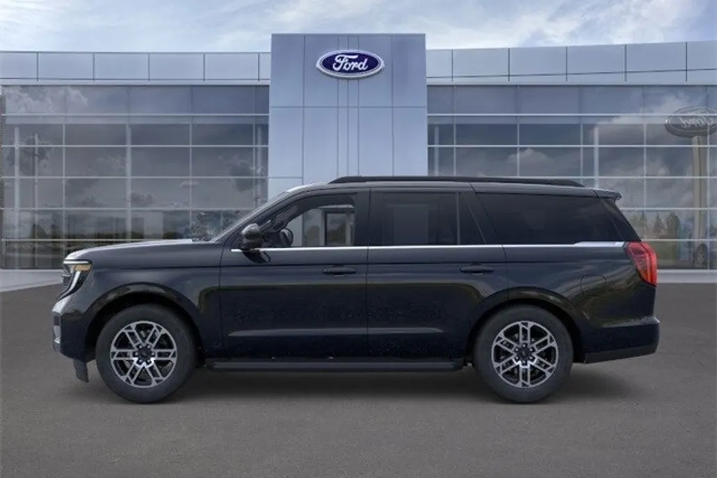 2025 Ford Expedition photo 1