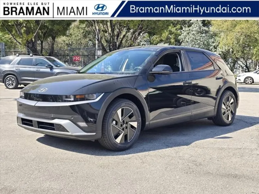 2025 Hyundai Ioniq 5 SE photo 1