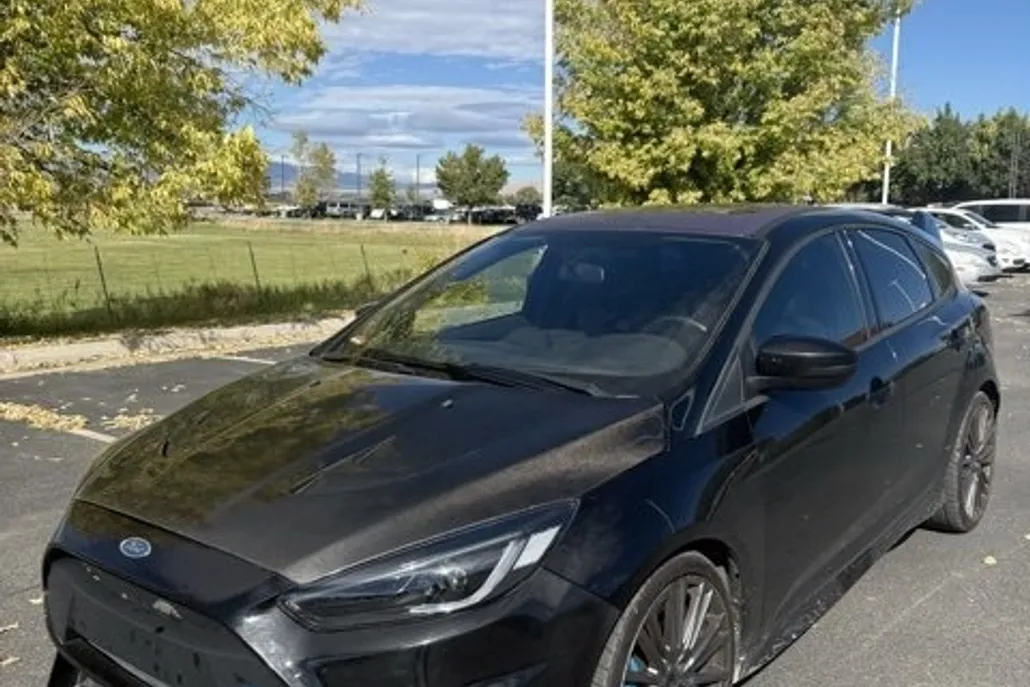 2017 Ford Focus RS photo 1
