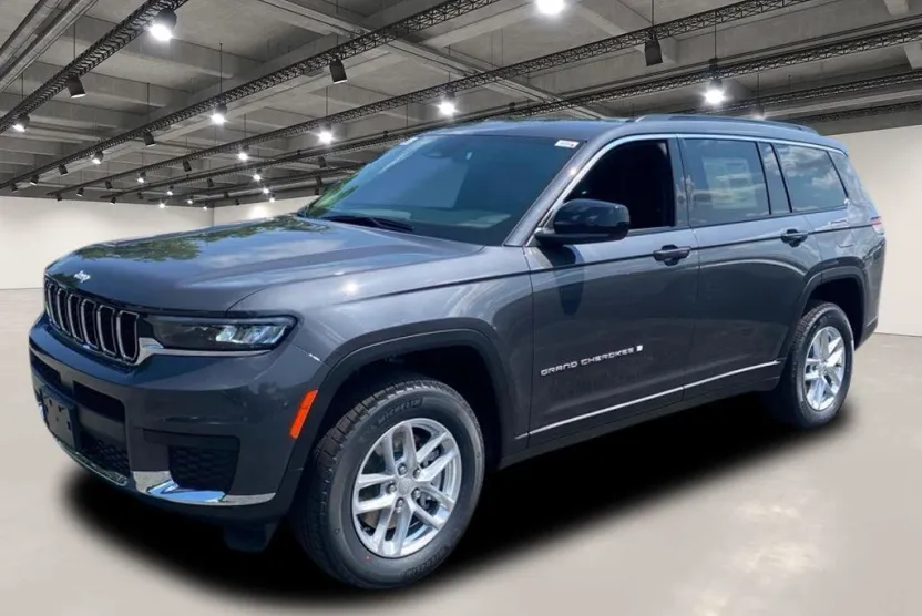 2025 Jeep Grand Cherokee Laredo X photo 1
