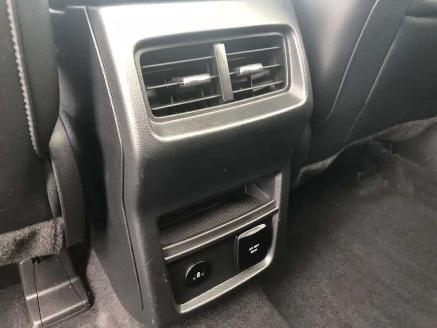 2022 Ford Edge SEL photo 1