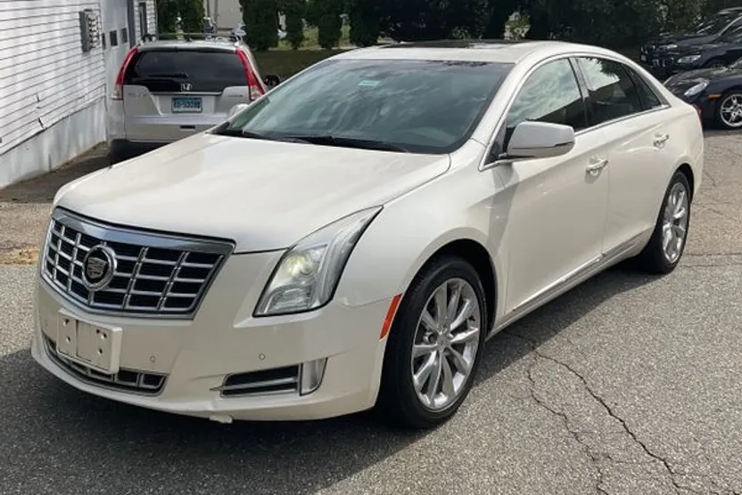2014 Cadillac XTS Luxury photo 1