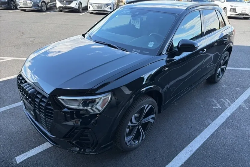 2024 Audi Q3 S line Premium Plus photo 1