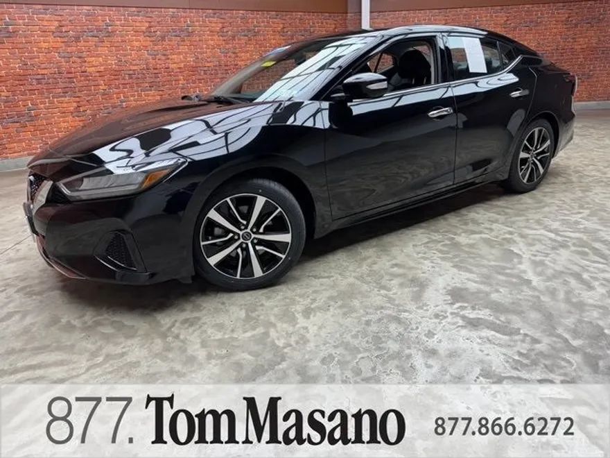 2023 Nissan Maxima SV photo 1