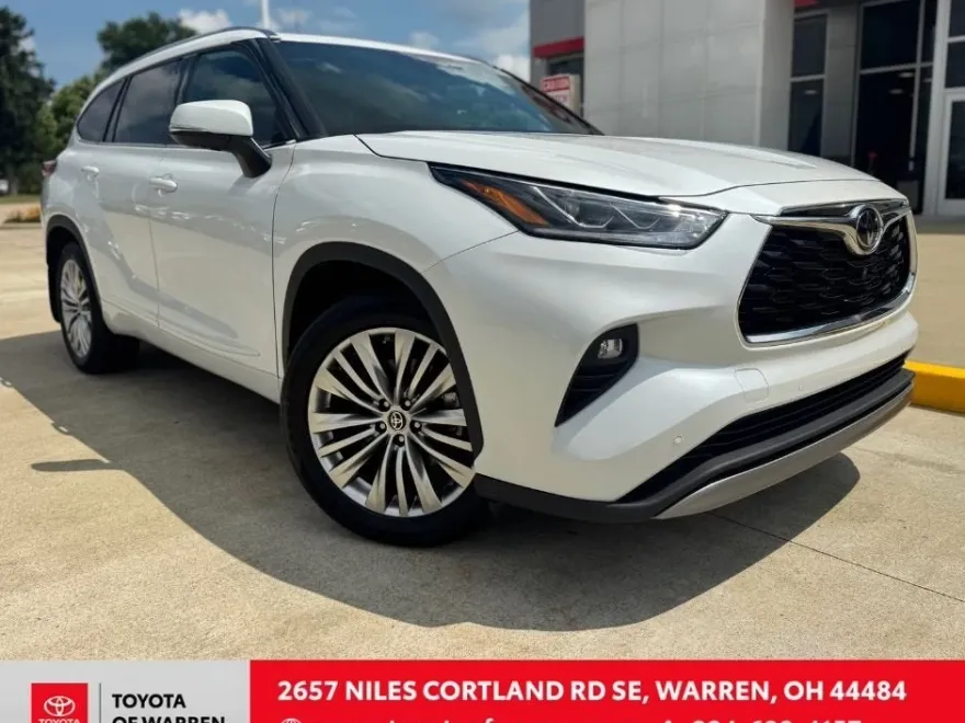 2022 Toyota Highlander Platinum photo 1