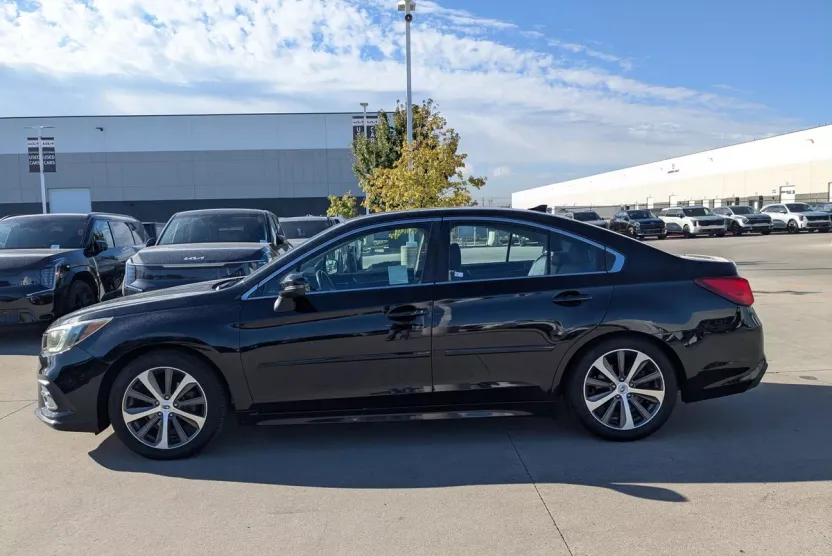 2019 Subaru Legacy Limited photo 1